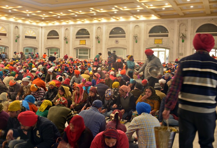 cap 2 delhi gurdwara bangla sahibnik_6247